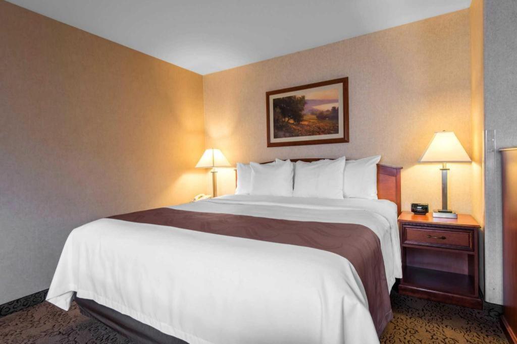 Quality Inn Берлингтон Экстерьер фото